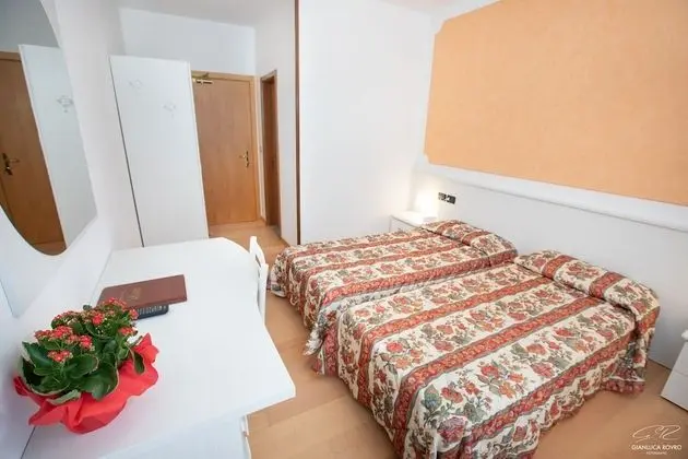 Classic Tek Büyük veya İki Ayrı Yataklı Oda