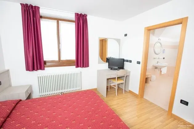 Superior Tek Büyük veya İki Ayrı Yataklı Oda