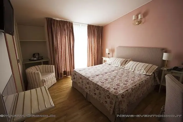 Tek Büyük Yataklı Oda, Göl Manzaralı