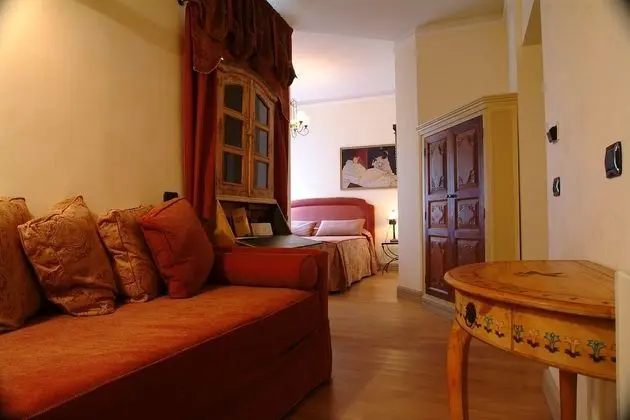 Tek Büyük Yataklı Oda (senza vista)