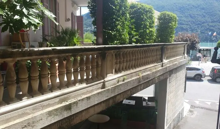 Tek Büyük Yataklı Oda (senza vista)