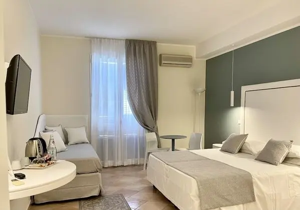 Superior Tek Büyük veya İki Ayrı Yataklı Oda