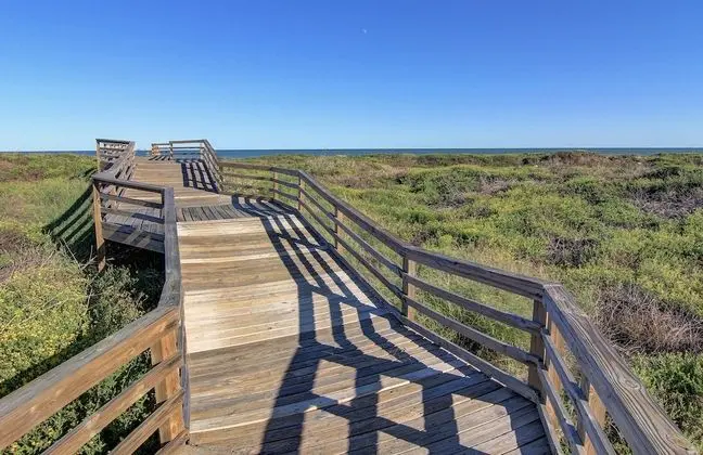 Ev, Birden Çok Yatak, Veranda (Postcard from Paradise)