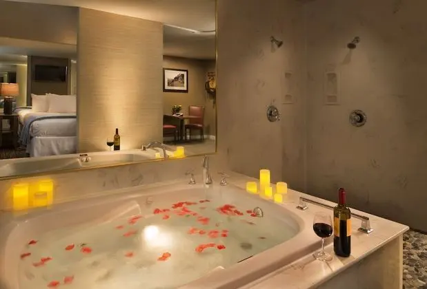 Deluxe Spa King