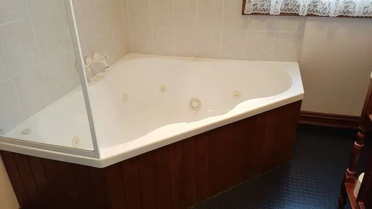 Superior Suite, Jetted Tub (Room 1)