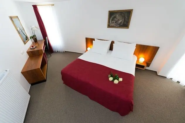 Standard Tek Büyük Yataklı Oda