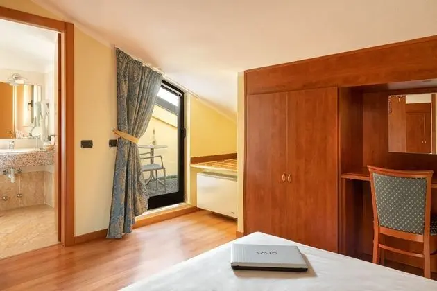 Tek Büyük Yataklı Oda, 1 Büyük (Queen) Boy Yatak, Engellilere Uygun, Balkon