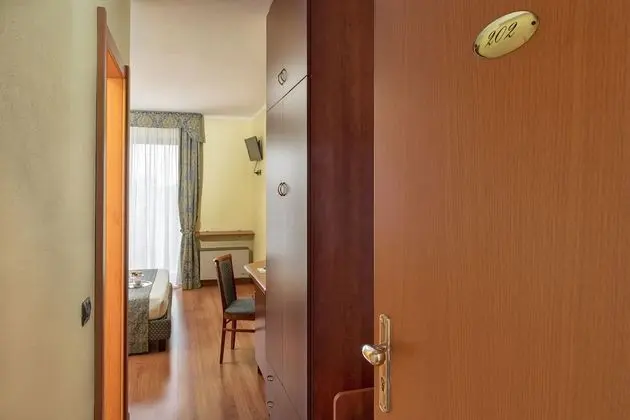 Tek Büyük Yataklı Oda, Balkon, Avlu