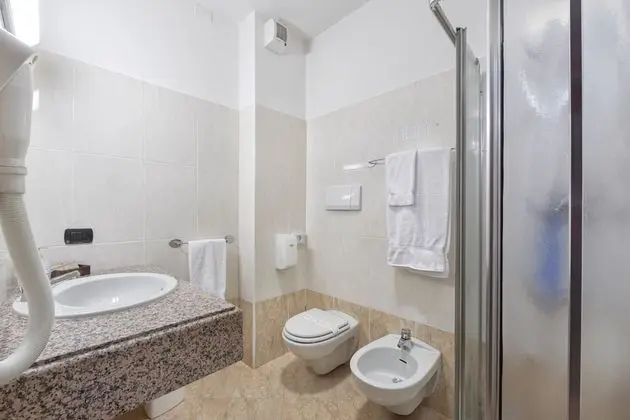 Tek Büyük Yataklı Oda, Balkon, Avlu
