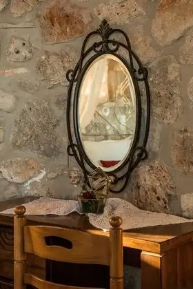 Stüdyo, Deniz Manzaralı (Stone Windmill)