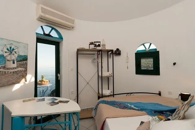 Stüdyo, Deniz Manzaralı (White Windmill)