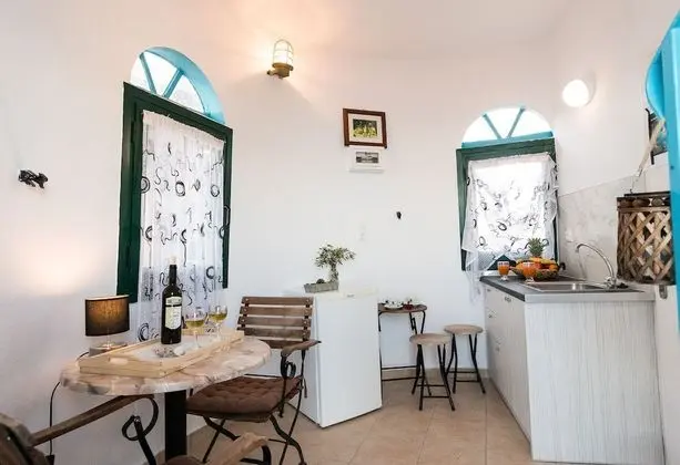 Stüdyo, Deniz Manzaralı (White Windmill)