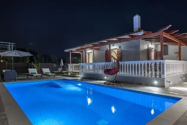 Villa, 2 Yatak Odası, Kişiye Özel Havuzlu