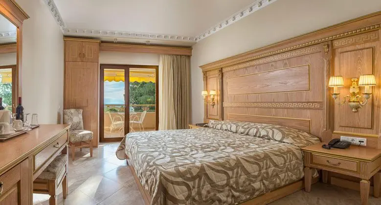1 Çift Kişilik Veya 2 Tek Kişilik Yatak Deluxe Sea View