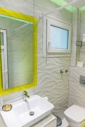 Standard Tek Büyük Yataklı Oda