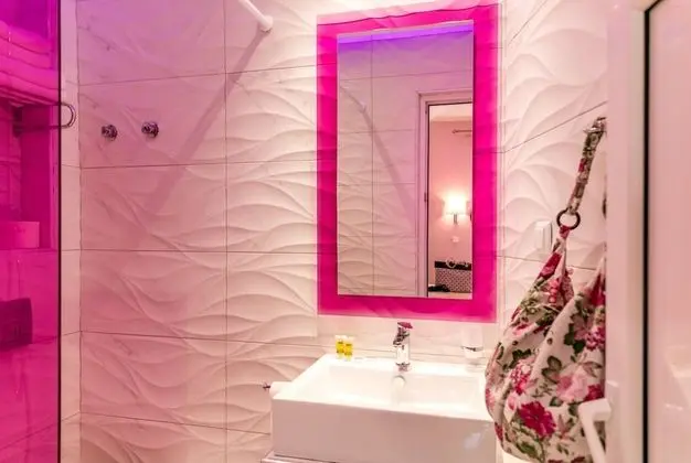 Standard Tek Büyük Yataklı Oda (Double Room with Extra bed)