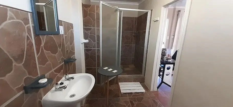Economy Büyük Yataklı Tek Kişilik Oda