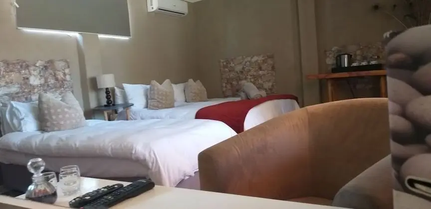 Economy Üç Kişilik Oda, Sigara İçilmez