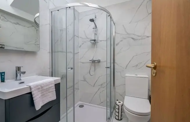 Panoramic Apart Daire, Banyolu/Duşlu, Nehir Manzaralı (Samson 5-Bed)