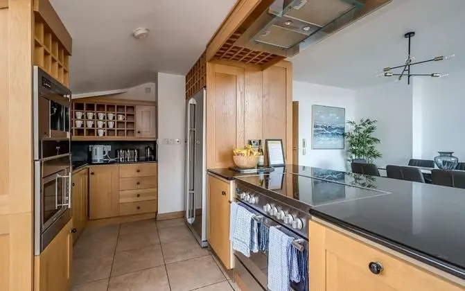 Panoramic Apart Daire, Banyolu/Duşlu, Nehir Manzaralı (Samson 5-Bed)