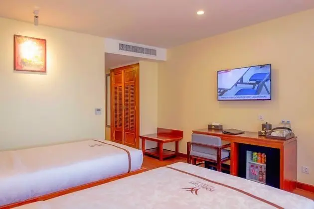 Landmark Twin Bed