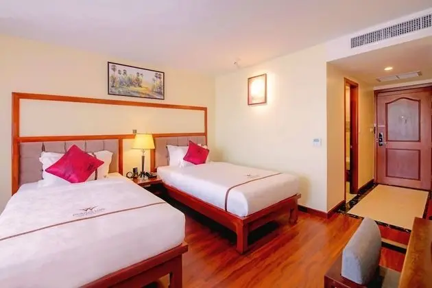 Landmark Twin Bed