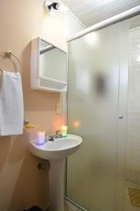 Üç Kişilik Oda