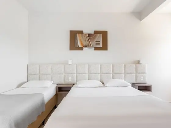 Üç Kişilik Oda, Birden Çok Yatak