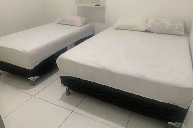 Üç Kişilik Oda, Birden Çok Yatak