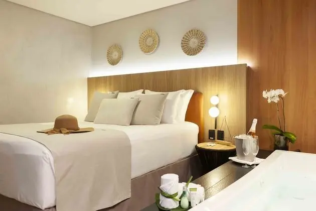 Quarto Luxo com Banheira de Hidromassagem