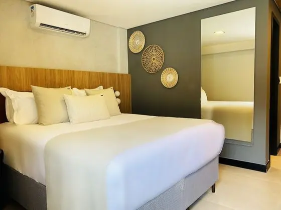 Quarto Luxo com Banheira de Hidromassagem