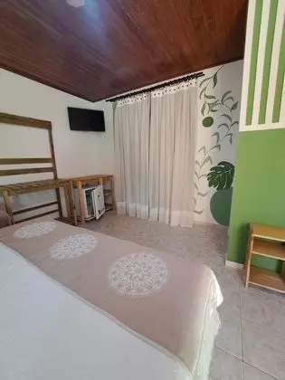 Superior Dört Kişilik Oda, Havuz Manzaralı