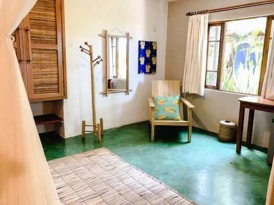Quarto Deluxe vista parcial para o mar