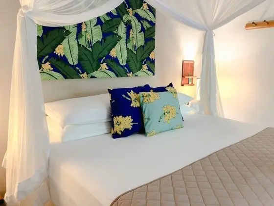 Quarto Deluxe vista parcial para o mar