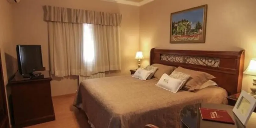 Luxury Tek Büyük Yataklı Oda