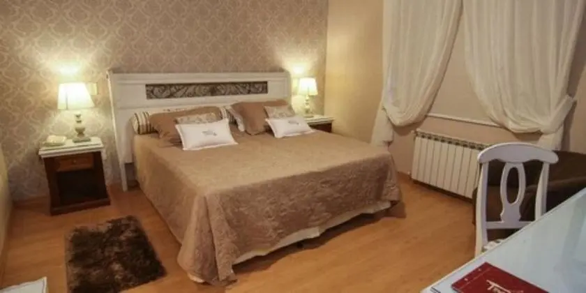 Luxury Tek Büyük Yataklı Oda