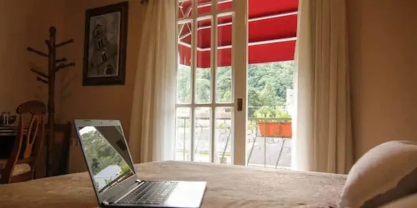 Luxury Tek Büyük Yataklı Oda