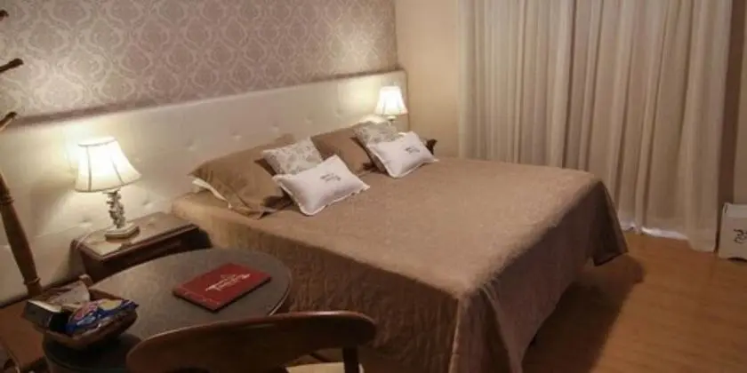 Luxury Tek Büyük Yataklı Oda