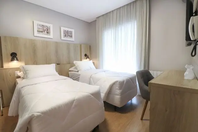 Deluxe Tek Büyük veya İki Ayrı Yataklı Oda