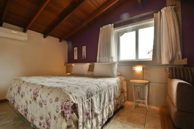 Tek Büyük veya İki Ayrı Yataklı Oda