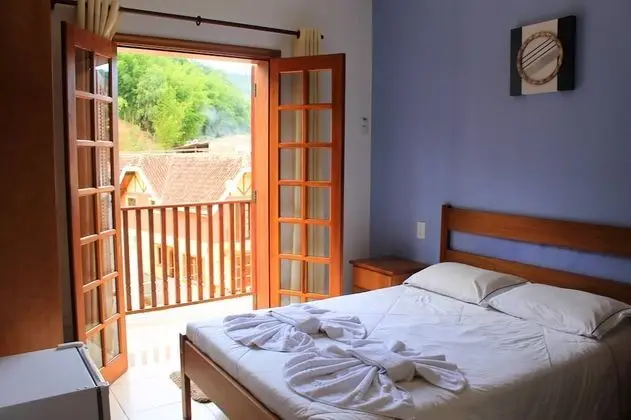 Traditional Tek Büyük Yataklı Oda