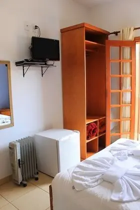 Traditional Tek Büyük Yataklı Oda