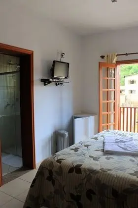 Traditional Tek Büyük Yataklı Oda