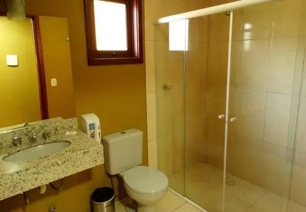 Üç Kişilik Oda, Birden Çok Yatak