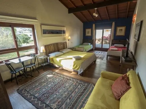 Dört Kişilik Oda, Birden Çok Yatak, Sigara İçilmez, Kısmi Göl Manzaralı