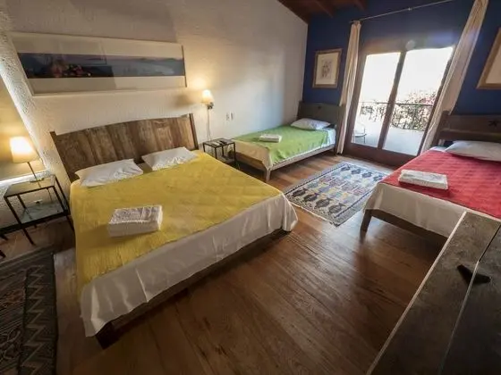 Dört Kişilik Oda, Birden Çok Yatak, Sigara İçilmez, Kısmi Göl Manzaralı