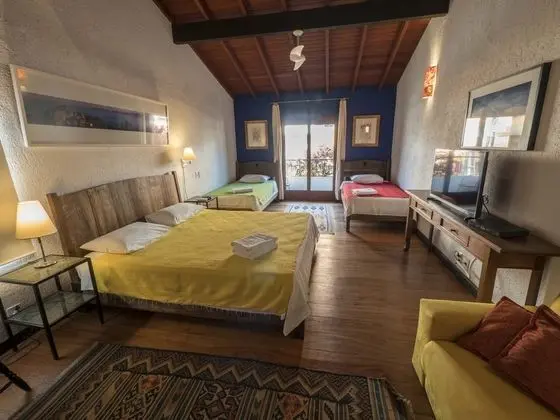 Dört Kişilik Oda, Birden Çok Yatak, Sigara İçilmez, Kısmi Göl Manzaralı