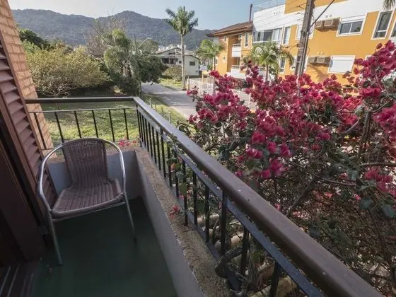 Dört Kişilik Oda, Birden Çok Yatak, Sigara İçilmez, Kısmi Göl Manzaralı