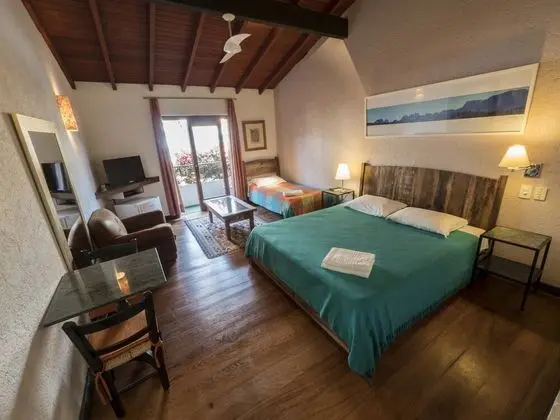 Üç Kişilik Oda, Birden Çok Yatak, Sigara İçilmez, Kısmi Göl Manzaralı