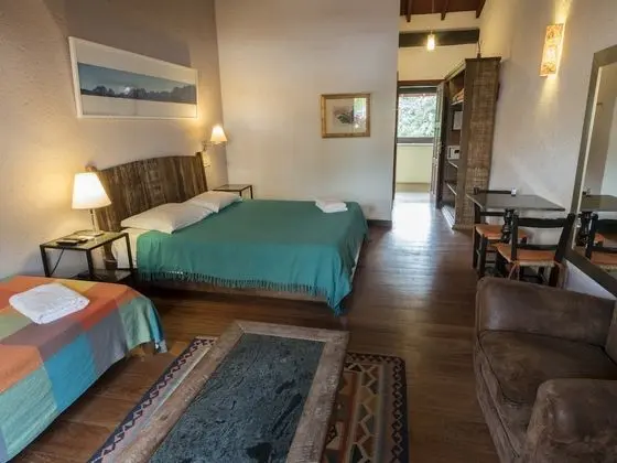 Üç Kişilik Oda, Birden Çok Yatak, Sigara İçilmez, Kısmi Göl Manzaralı